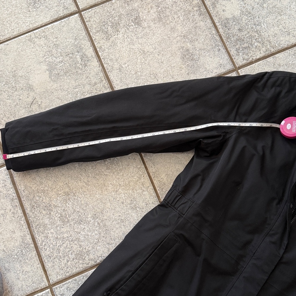 The North Face Women's Black Ski Jacket - Picture 8 of 9